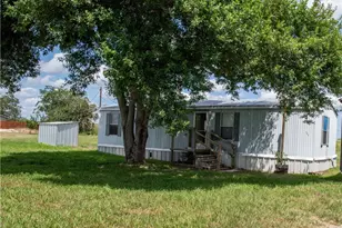 102 Harrison St, Victoria, TX 77904 - Photo 1