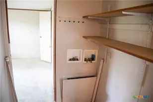 102 Harrison St, Victoria, TX 77904 - Photo 4