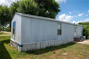 102 Harrison St, Victoria, TX 77904 - Photo 8