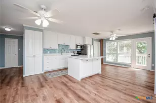 2116 W Bayshore Dr, Palacios, TX 77465 - Photo 18