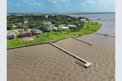 2116 W Bayshore Drive, Palacios, TX 77465 - Photo 4