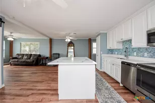 2116 W Bayshore Dr, Palacios, TX 77465 - Photo 24