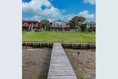 2116 W Bayshore Drive, Palacios, TX 77465 - Photo 2