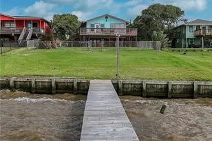 2116 W Bayshore Dr, Palacios, TX 77465 - Photo 2