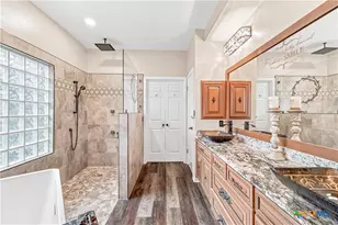 412 Cherrystone Cir, Victoria, TX 77904 - Photo 12