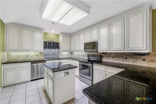 412 Cherrystone Cir, Victoria, TX 77904 - Photo 8