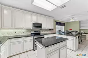 412 Cherrystone Cir, Victoria, TX 77904 - Photo 6