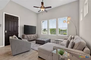 105 Harborside Dr, San Marcos, TX 78666 - Photo 6