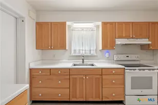101 E Edgewater Terrace, New Braunfels, TX 78130 - Photo 12