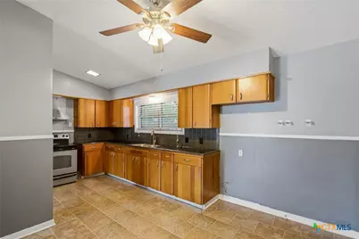4605 Camellia Street, Victoria, TX 77904 - Photo 8