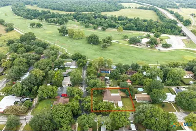 140 Hillcrest Drive, Luling, TX 78648 - Photo 4