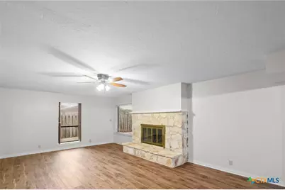 213 Tracy Lane, Victoria, TX 77904 - Photo 4