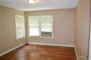 2004 Navidad St, Victoria, TX 77901 - Photo 12