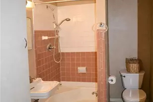 2004 Navidad St, Victoria, TX 77901 - Photo 16