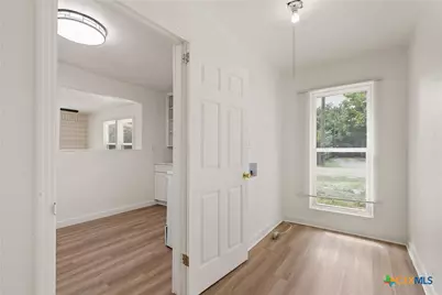 401 S Kings Trail, Little River Academy, TX 76554 - Photo 8