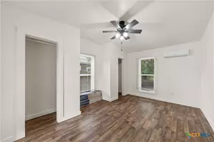 401 S Kings Trail, Little River Academy, TX 76554 - Photo 14