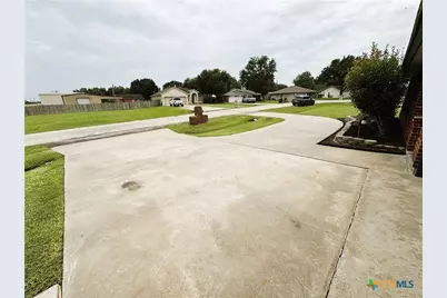 216 Sparrow Lane, Victoria, TX 77905 - Photo 38