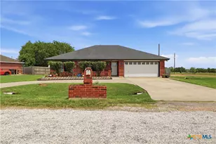 216 Sparrow Ln, Victoria, TX 77905 - Photo 2