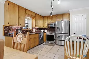 216 Sparrow Ln, Victoria, TX 77905 - Photo 14