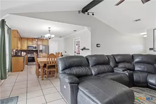 216 Sparrow Ln, Victoria, TX 77905 - Photo 8