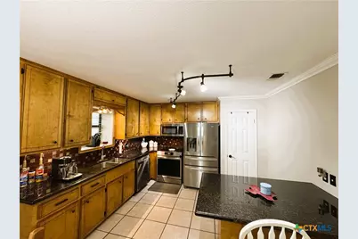 216 Sparrow Lane, Victoria, TX 77905 - Photo 6