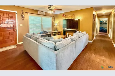 203 W Koether Street, Shiner, TX 77984 - Photo 10