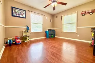 203 W Koether St, Shiner, TX 77984 - Photo 32
