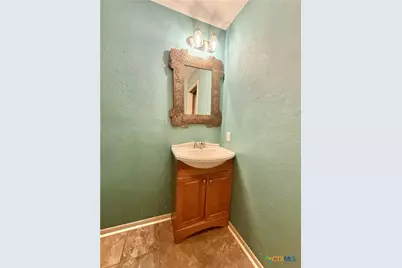 203 W Koether Street, Shiner, TX 77984 - Photo 24