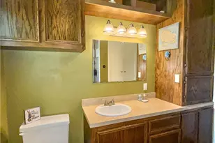 203 W Koether St, Shiner, TX 77984 - Photo 28