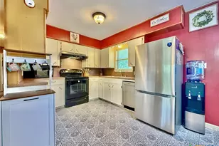 203 W Koether St, Shiner, TX 77984 - Photo 14