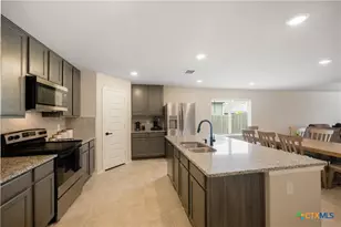 713 Angus Dr, Seguin, TX 78155 - Photo 4