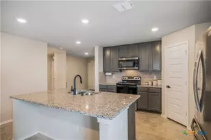 713 Angus Dr, Seguin, TX 78155 - Photo 6