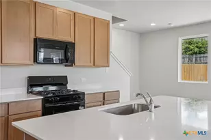 15423 Bonnethead Rd, San Antonio, TX 78245 - Photo 4