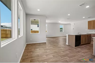 15423 Bonnethead Road, San Antonio, TX 78245 - Photo 6