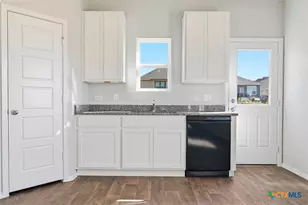 2326 Croaker Crk, San Antonio, TX 78245 - Photo 6