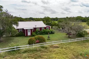 402 Happy Haven Rd, Mcqueeney, TX 78123 - Photo 2