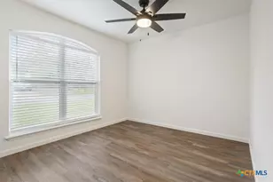8 Doc Holiday Dr, Belton, TX 76513 - Photo 28