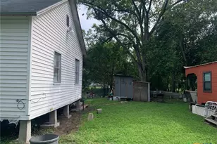508 Stockdale St, Cuero, TX 77954 - Photo 4