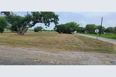509 W Houston Avenue, Seadrift, TX 77983 - Photo 4