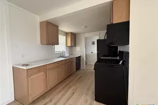 620 W Avenue B, Copperas Cove, TX 76522 - Photo 8