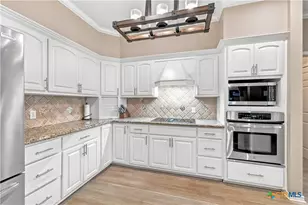 80 Hunters Way, Victoria, TX 77904 - Photo 4