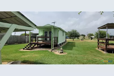 1007 W Dallas Avenue, Seadrift, TX 77983 - Photo 4