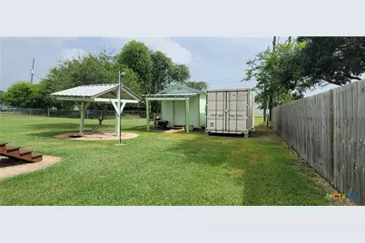 1007 W Dallas Avenue, Seadrift, TX 77983 - Photo 8