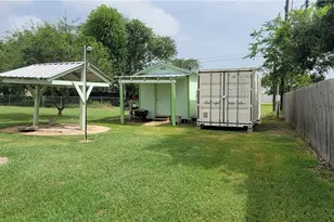 1007 W Dallas Ave, Seadrift, TX 77983 - Photo 8