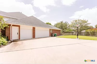 101 Legend Drive, Victoria, TX 77904 - Photo 4