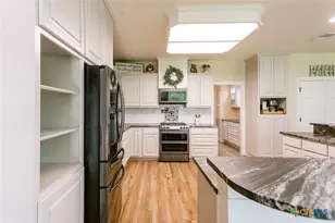 101 Legend Dr, Victoria, TX 77904 - Photo 16