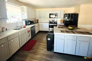 11 Ridgewood Dr, Morgans Point Resort, TX 76513 - Photo 6