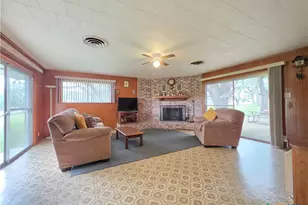 518 N San Patricio St, Goliad, TX 77963 - Photo 2