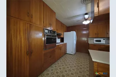 518 N San Patricio Street, Goliad, TX 77963 - Photo 8