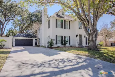 303 Turtle Rock Drive, Victoria, TX 77904 - Photo 4